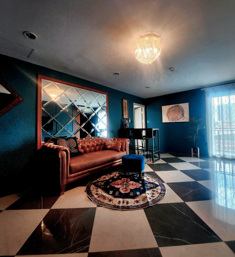 For rent: Regent Home Sukhumvit 81, corner unit, 4th floor, 2 bedrooms, 2 bathrooms, beautifully decorated, looks great and has great style. Intereste
