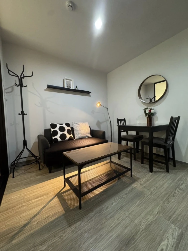 For rent: Regent Home Sukhumvit 97/1, Building C, 3rd floor. Well-partitioned rooms, fully furnished, ready to move in.