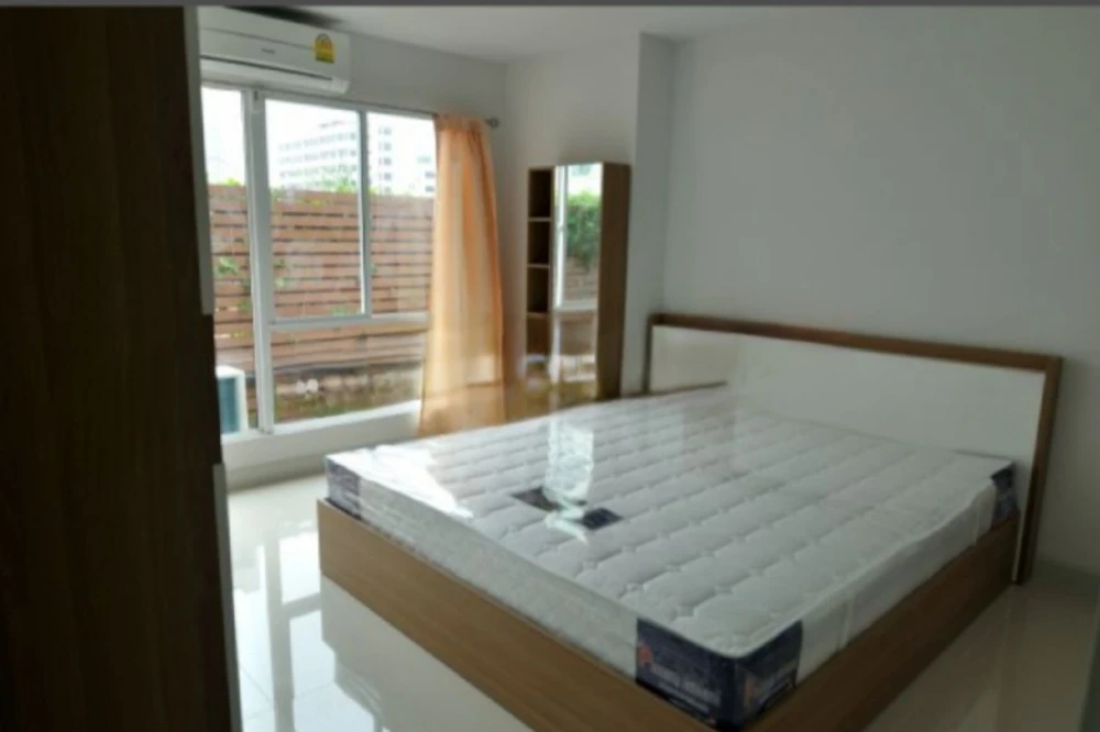 For rent: Regent Home 9 Sukhumvit 64, 3rd floor, corner unit. Book now! Don't miss out! Act fast!