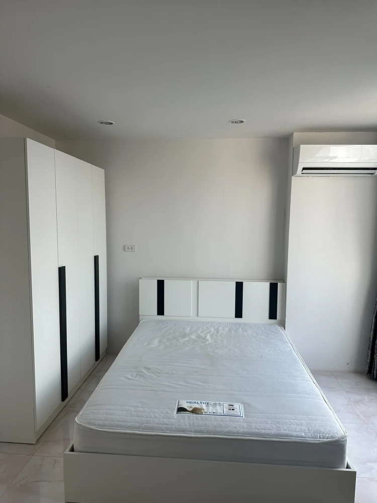 For rent: La Maison Phahonyothin 24, ready to move in, fully furnished, spacious and comfortable room, hurry and reserve now!