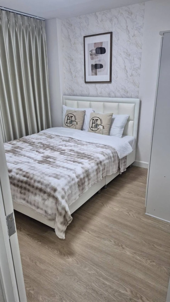 For rent: Lumpini Condo Town Rattanathibet. A lovely, tastefully decorated unit at a great price! Book now!