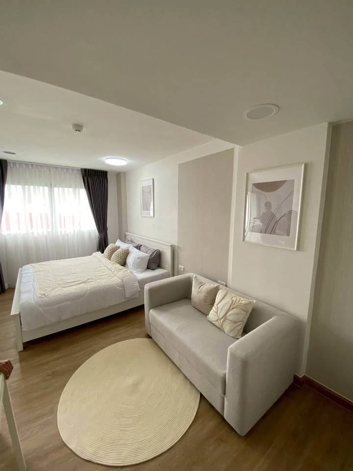 For rent: Lumpini Condo Town Rattanathibet. A lovely, tastefully decorated unit at a great price! Book now!