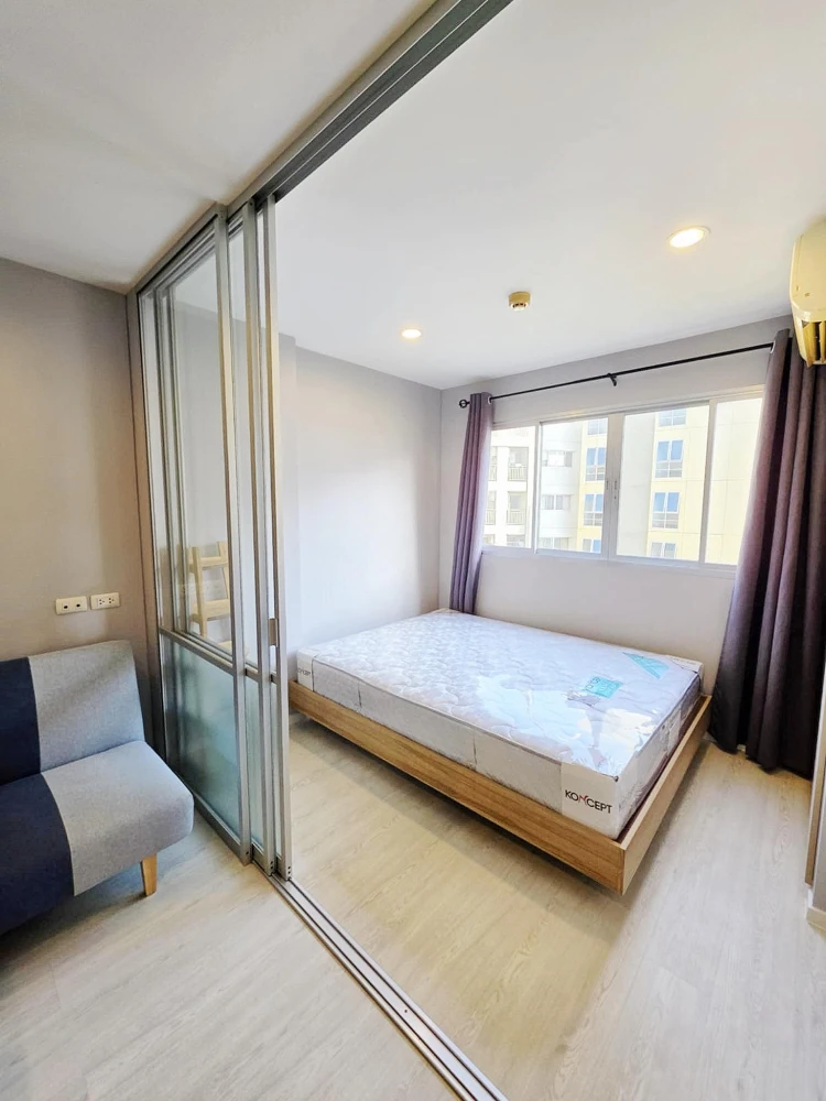 For rent: Lumpini Condo Town Ramintra-Lat Phrao, one bedroom, 23 sq m., very clean room, complete with furniture, move in now, don't hesitate.