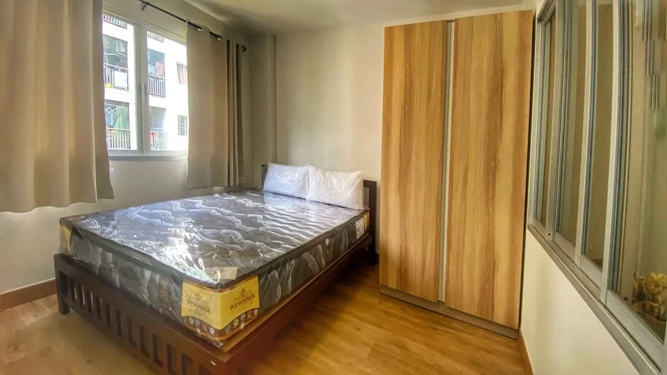 For rent: Lumpini Condo Town Ramintra - Lak Si, 1 bedroom, 1 bathroom, comes with complete furniture and electrical appliances. Don't miss it.