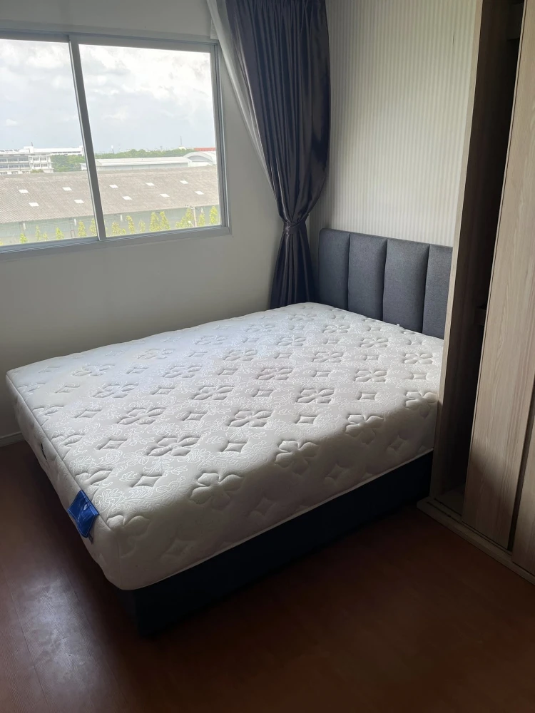 For rent: Lumpini Condo Town Romklao-Suvarnabhumi, studio room size 22 sq m., fully furnished, very worth booking.
