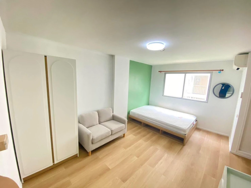 For rent: Lumpini Township Rangsit Khlong 1, studio room, fully furnished, simply decorated but very comfortable. Don't miss it.