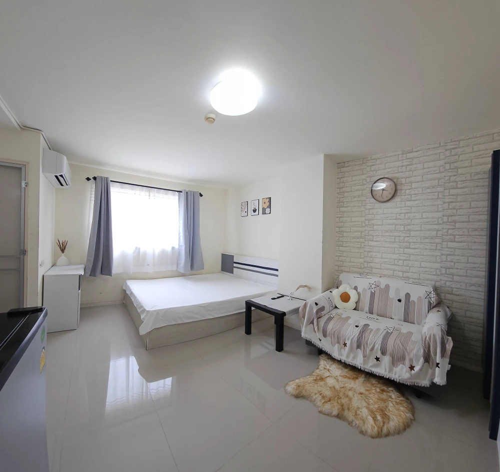 For rent: Lumpini Township Rangsit Klong 1, Building B1, 7th floor (corner unit). Quiet and private. Don't miss out!