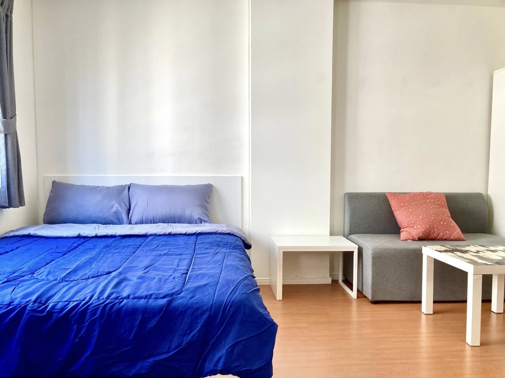 For rent: Lumpini Township Rangsit Klong 1, Building C7, 5th floor. Beautifully furnished unit with complete appliances, ready to move in.