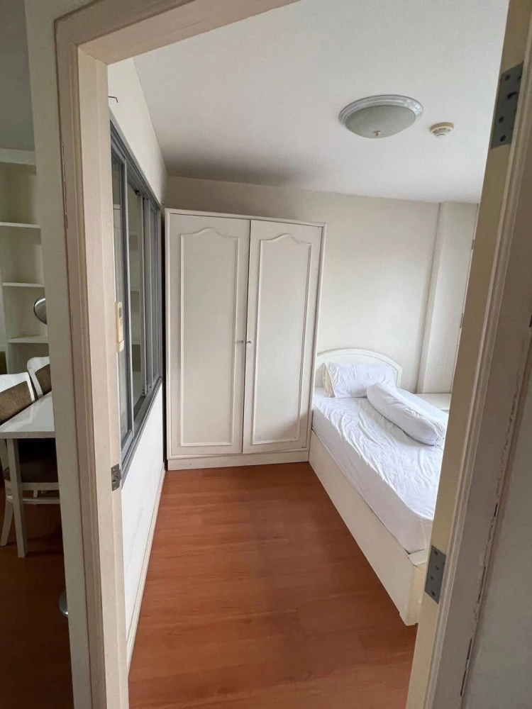 For rent: Lumpini Town Bodindecha-Ramkhamhaeng, Building D4, 7th floor, separate bedroom and living room. Furniture and appliances as shown in the pic