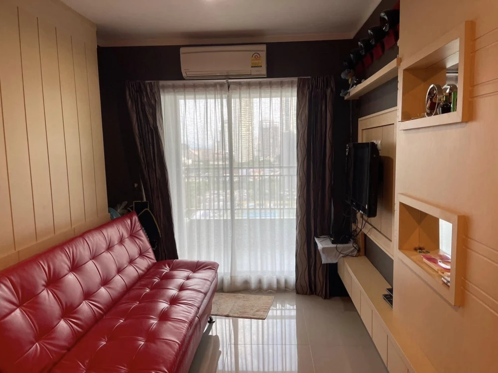 For rent: Lumpini Park Beach Jomtien, beautifully decorated built-in throughout the room, complete electrical appliances, just bring your bags and mov