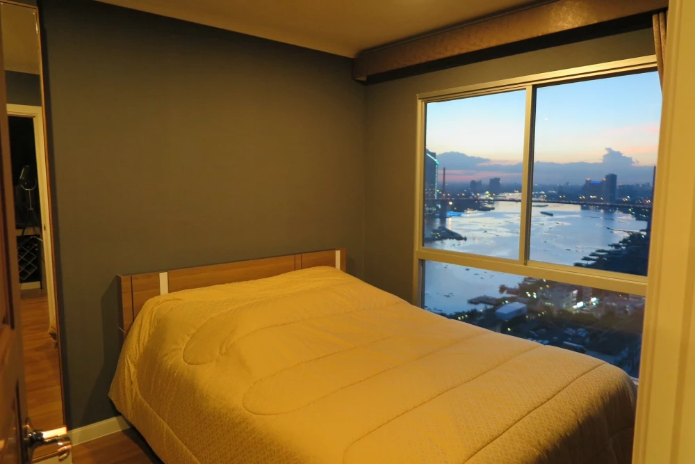 For rent: Lumpini Park Riverside - Rama 3, large room, lots of usable space, view of the Chao Phraya River, book now!