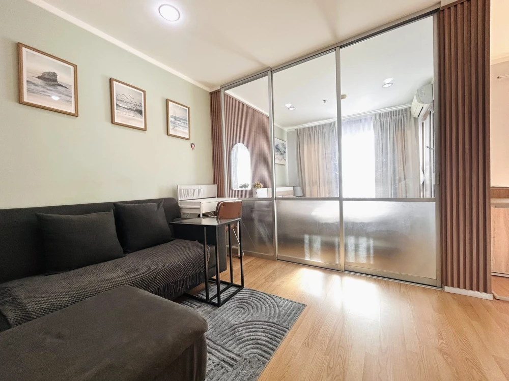 For rent: Lumpini Ville Naklua - Wongamat, Building C, 9th floor. Beautiful room with sea and pool view. Fully furnished and equipped with appliances.