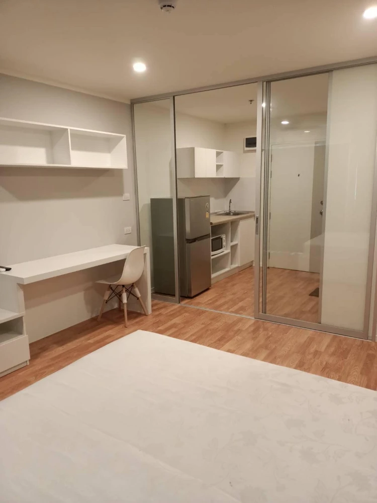 For rent: Lumpini Ville Phatthanakan-Srinakarin, 32nd floor, fully furnished, nice to live in, book now, urgently.