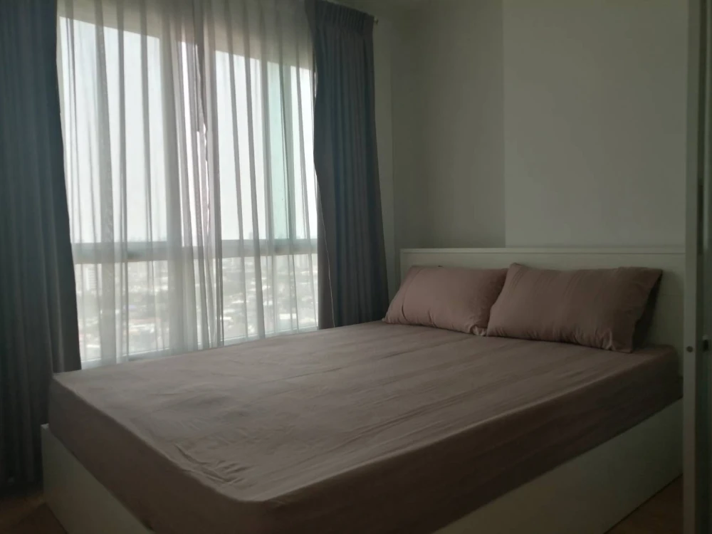 For rent: Lumpini Ville Pibulsongkram-Riverview, 25th floor, very high, cool breeze all day, the room is in pristine condition, fully furnished, you m