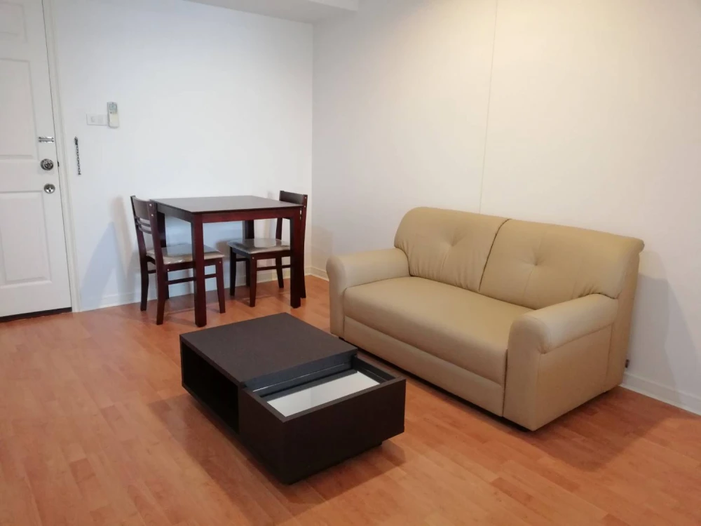 For rent: Lumpini Ville Ramkhamhaeng 44. Spacious rooms with ample usable space. Book today! Don't miss out!