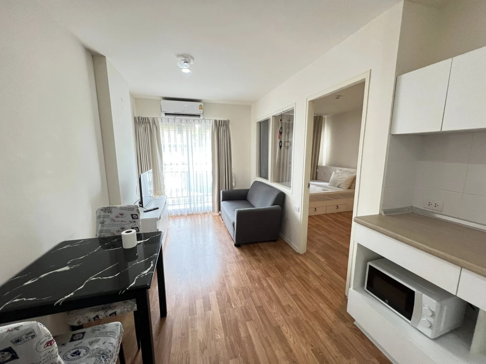 For rent: Lumpini Ville Sukhumvit 101/1-Punnawitthi, Building B, 3rd floor, bright and comfortable room, fully furnished, just bring your bags and mov