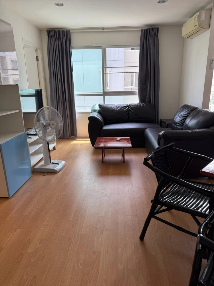 For rent: Lumpini Ville On Nut-Pattanakarn, combined room, size 52.57 square meters, with a large living room. Reserve now.