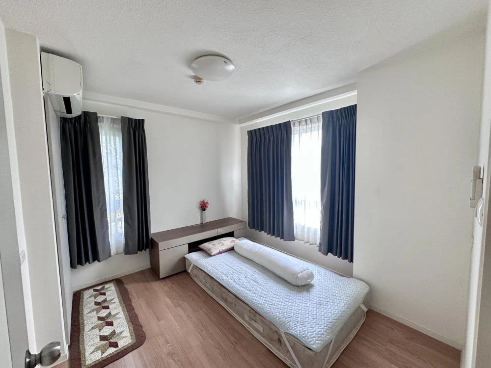 For rent: Lumpini Ville Onnut-Ladkrabang, corner unit, private, affordable price. Book today! Don't miss out!