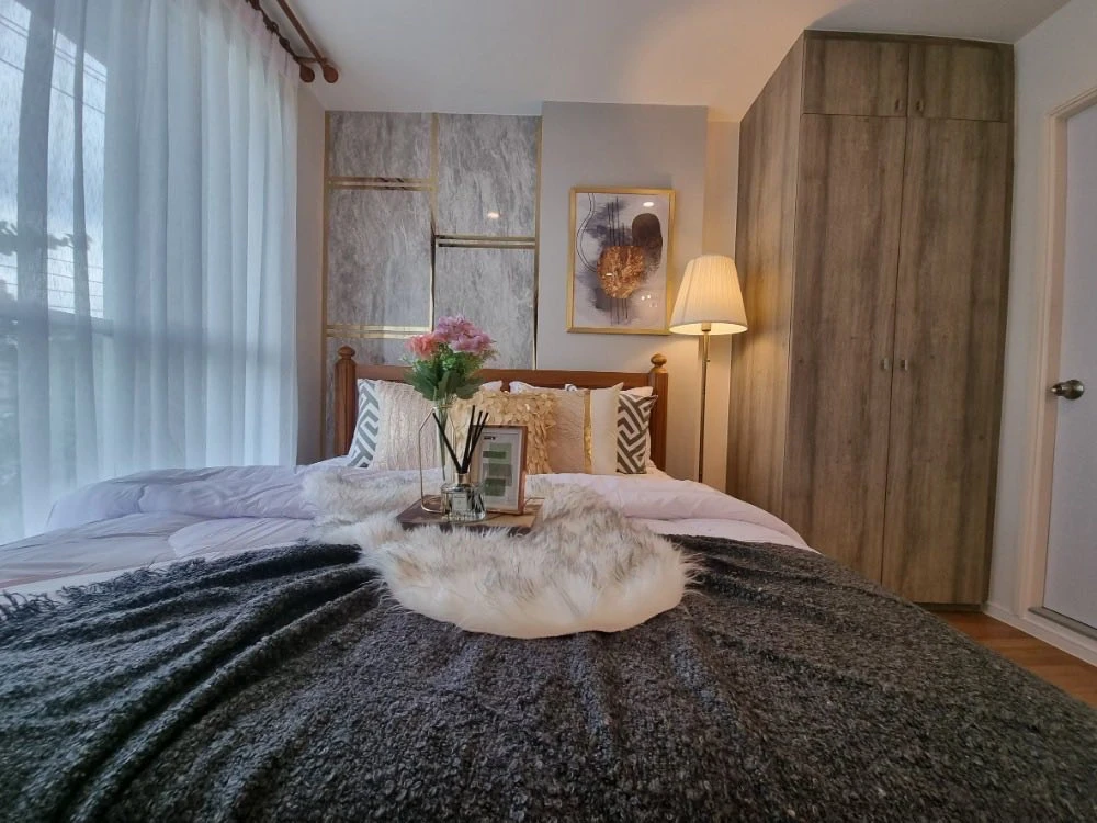 For rent: Lumpini Place Km.3 Bangna, ready to move in, fully furnished, just bring your bags and move in. Hurry and reserve now before it's too late.