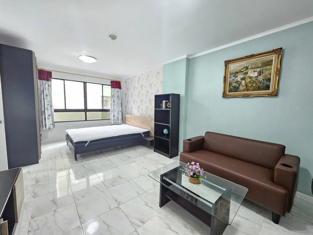 For Rent Lumpini Place Narathiwat Ratchanakarin, next to BRT Nararam 3, ready to move in (room as advertised), free parking!