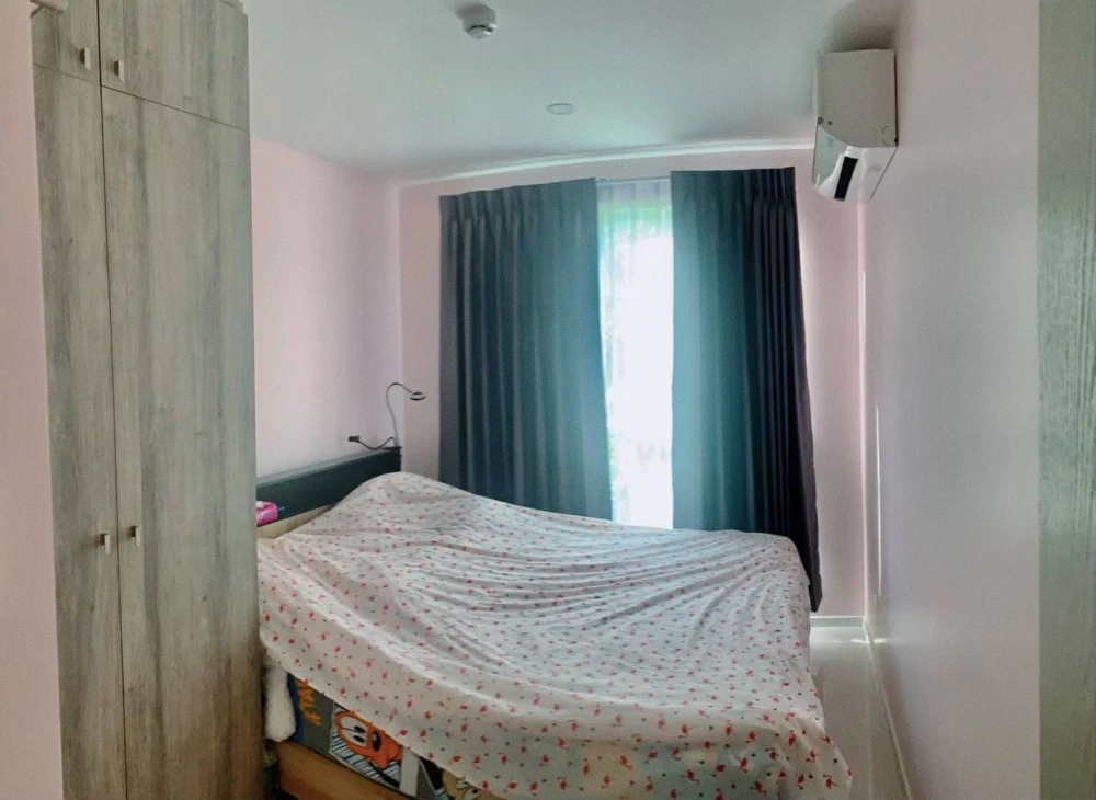 For rent: Lumpini Place Bangna Km.3. Ready-to-move-in room at an affordable price. Just bring your belongings and move in!