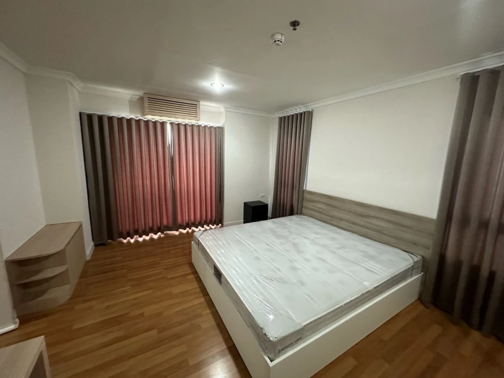 For rent: Lumpini Place Rama 9 - Ratchada, 27th floor, nice room, fully furnished, reserve now.