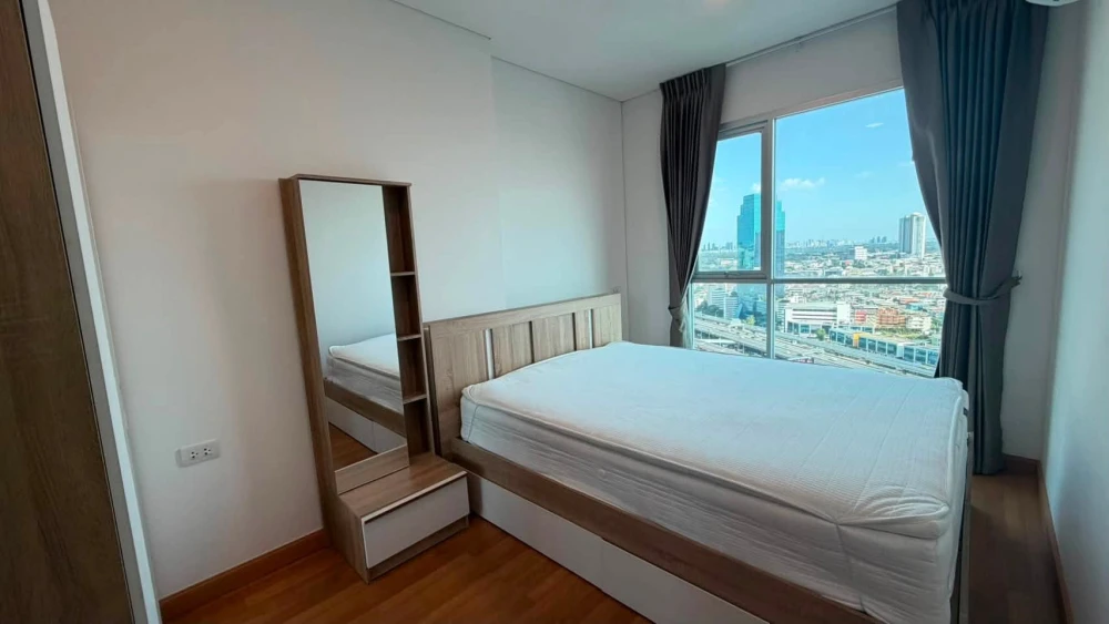 For rent: Lumpini Place Ratchada-Sathu, beautiful unobstructed city view, room is as pictured, ready to move in with just your luggage.