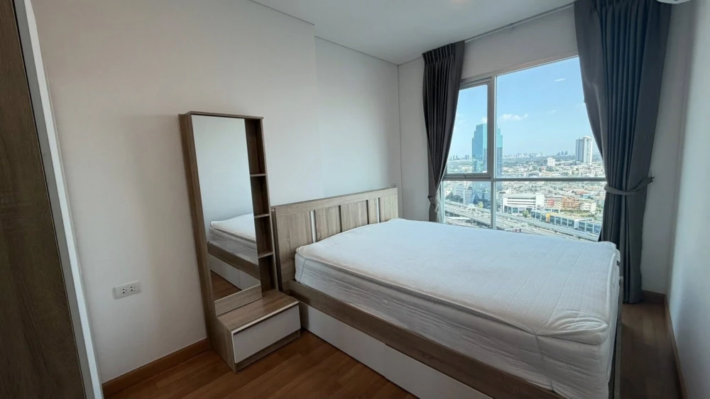 For rent: Lumpini Place Ratchada - Sathu, high floor unit, fully furnished, ready to move in!