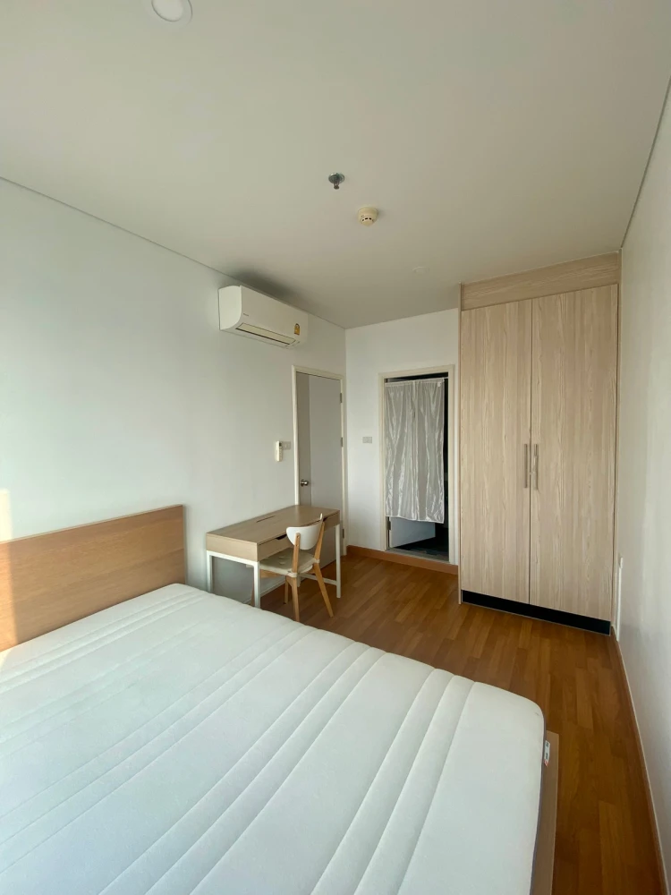 For rent: Lumpini Place Ratchada - Sathu, city view, fully furnished, ready to move in. Book now!