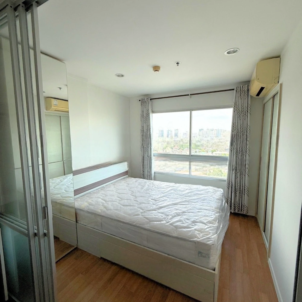 For rent: Lumpini Place Suksawat - Rama 2, north-facing room, very high floor, has a kitchen, furniture, appliances, lovely price.