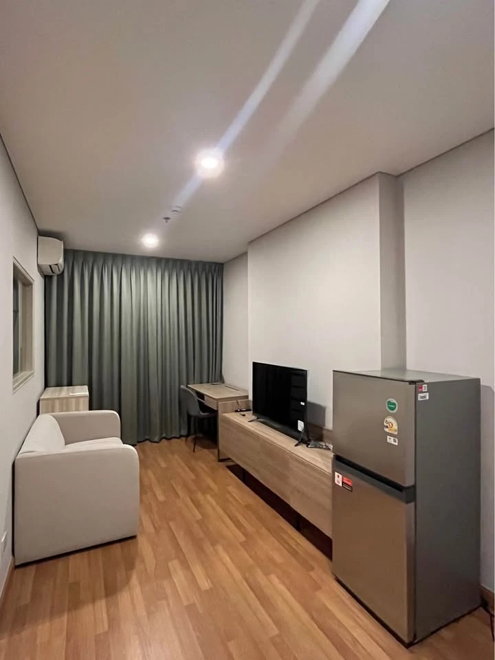 For rent: Lumpini Place Tao Poon - Interchange, 7th floor, size 28.01 sq m., fully furnished, book now before it's gone.