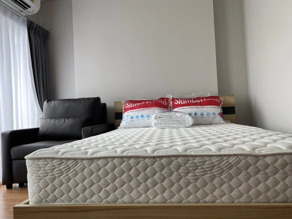 For rent: Lumpini Place Tao Poon - Interchange, studio type, pool view, fully furnished + complete electrical appliances, don't miss it!