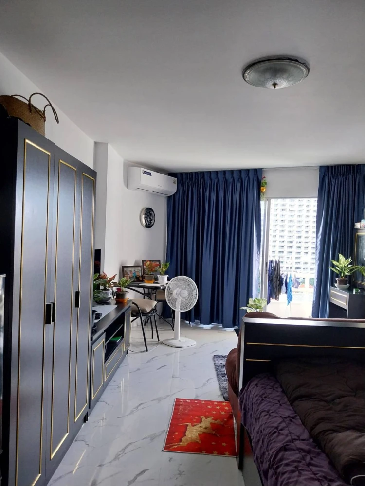 For rent: Jomtien beach view room. Nice and comfortable, fully furnished with complete amenities. Book now before it's too late!!!
