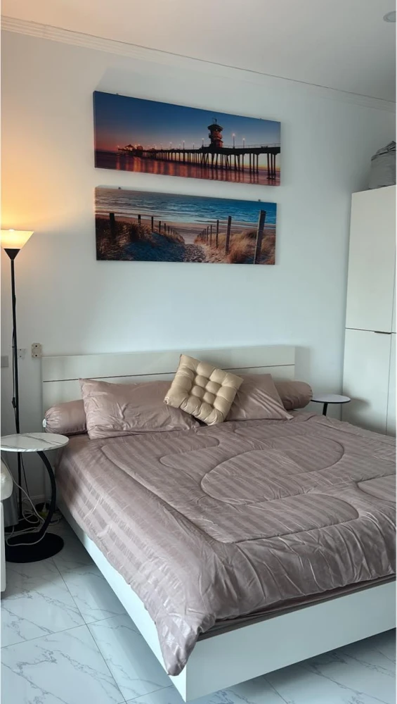 For rent: Sea view condo, high floor, spacious and comfortable. Book now!