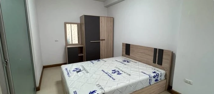 For rent: Supalai City Home Srinakarin, 10th floor room with full set of furniture, just come and move in.