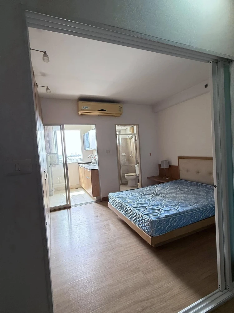 For rent: Supalai Park Srinakarin, 14th floor, just the right height, beautiful city view, great price, don't miss it.