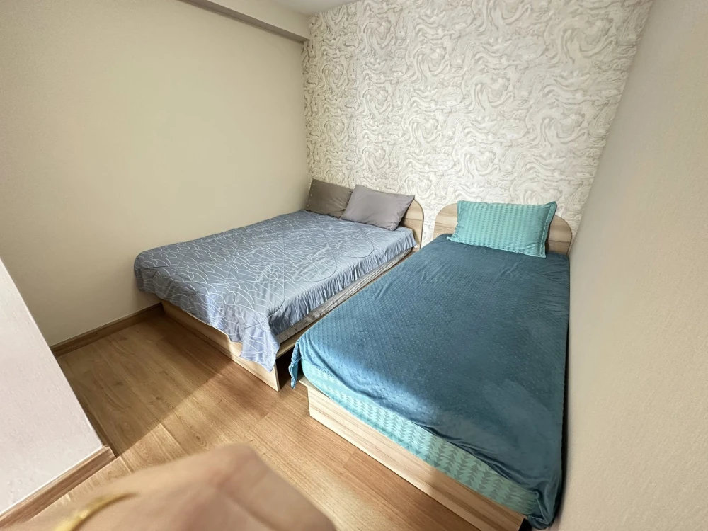 For rent: Supalai Park Kaset, room with wallpaper, fully furnished, very spacious. Book now to secure your unit!