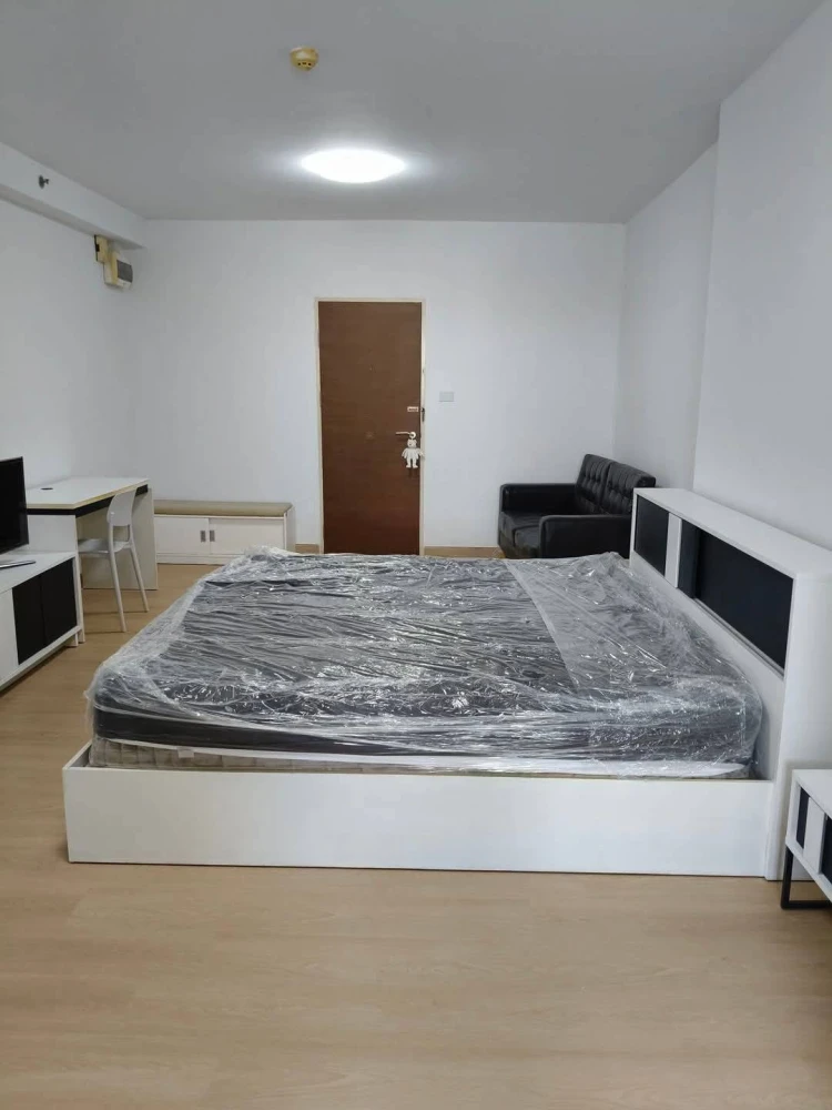 For rent: Supalai Park Kaset, studio room + 1 bathroom, balcony with good breeze and unblocked view. Fully furnished with appliances, ready to move in