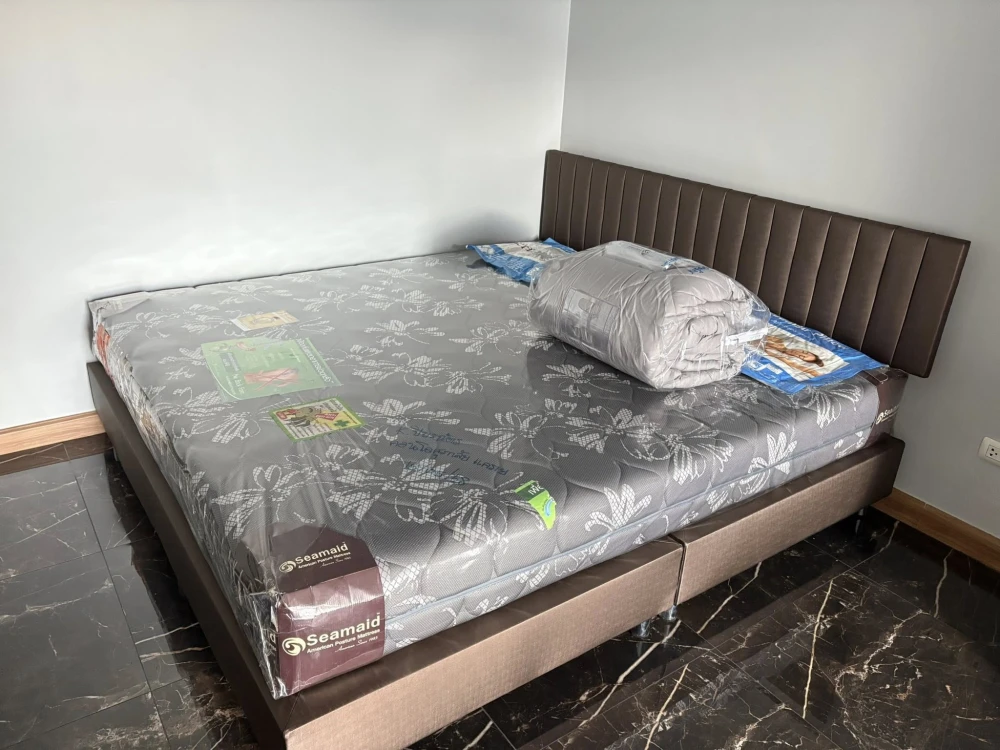 For rent: Supalai Park Khaerai Ngamwongwan, spacious and comfortable room, high floor, fully furnished. Hurry and reserve before it's too late!!!