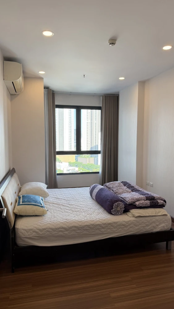 For rent, Supalai Premier Charoennakorn, high floor, beautiful view, empty room, tangible price. If interested, hurry up to reserve.