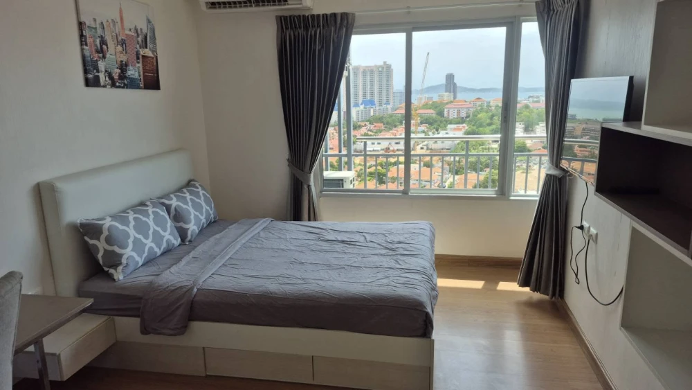 For rent: Supalai Marey Pattaya, high-floor unit with stunning sea view, fully furnished. Don't miss out!