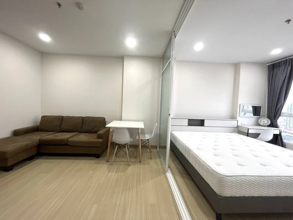 For rent: Supalai Veranda Ramkhamhaeng. Well-partitioned rooms with separate zones. Book yours today! Don't miss out!