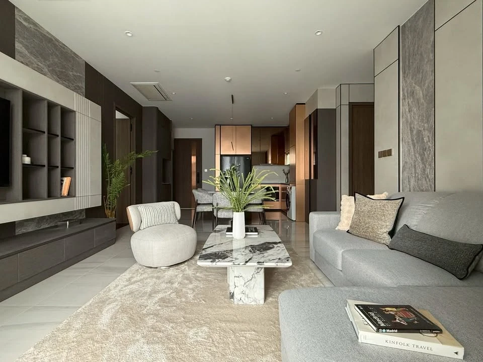 For rent: Supalai Icon Sathorn, high floor, 22nd floor, 3 bedrooms, 2 bathrooms, fully furnished, ready to move in.