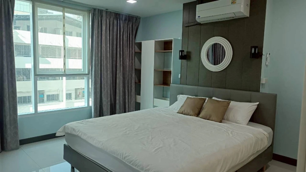For rent, Sukhumvit Living Town, 1 bedroom, 1 bathroom, fully furnished + electrical appliances, book now.