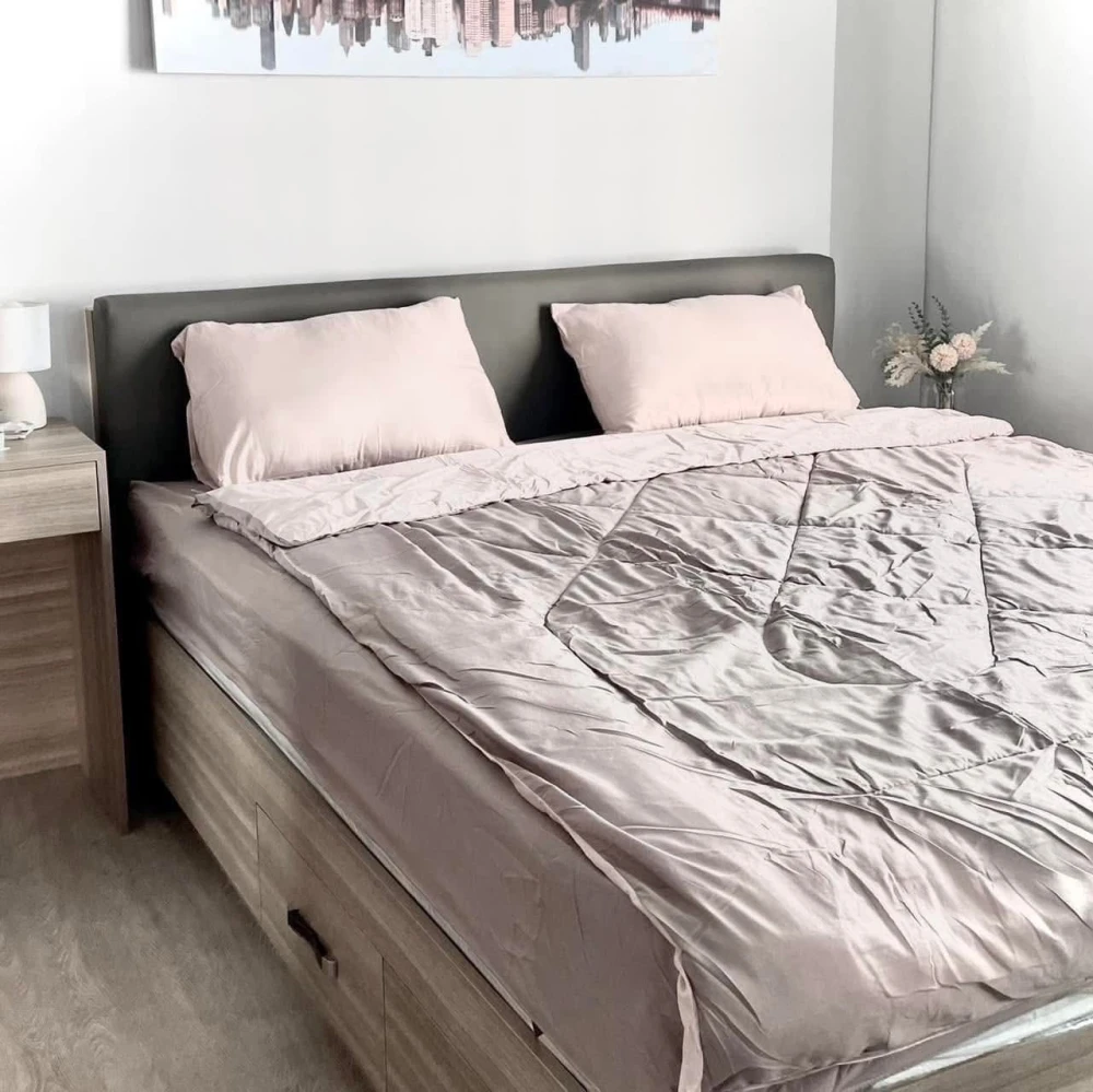 For rent: Altitude Unicorn Sathorn-Tha Phra, ready to move in, fully furnished, reserve now.