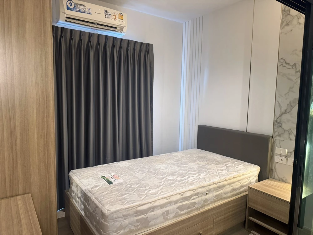 For Rent: Altitude Unicorn Sathorn-Tha Phra. Ready-to-move-in unit on a high floor. Spacious and comfortable with full amenities. Book now, don't miss