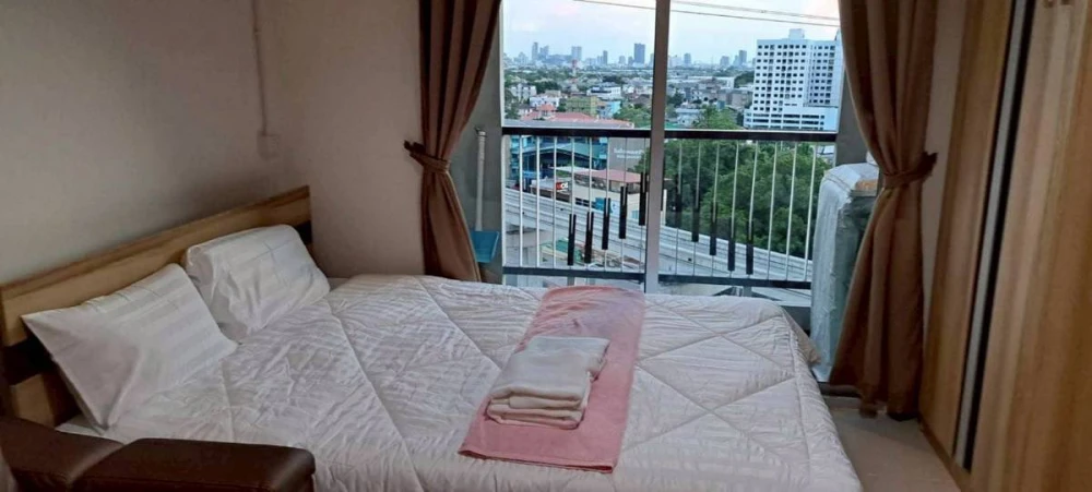 For rent: Asakan Place Srinakarin, Studio room, view of the Yellow Line, fully furnished and equipped, just bring your bags and move in.