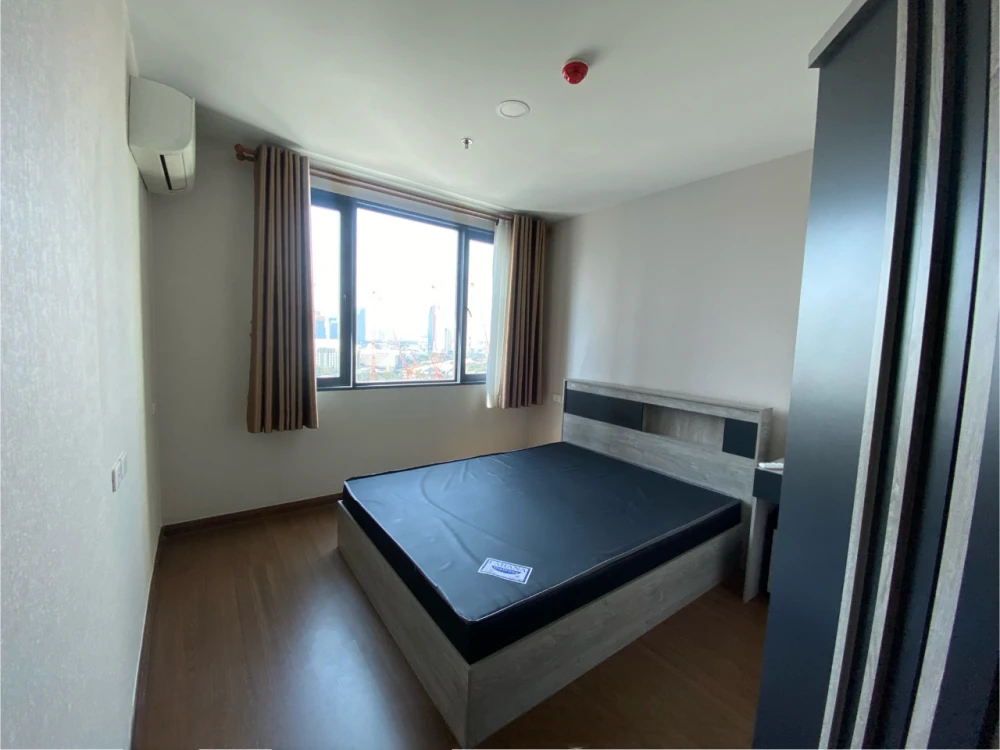 For rent: Artisan Ratchada, very spacious room, high floor, great breeze, hurry and reserve before you miss out.