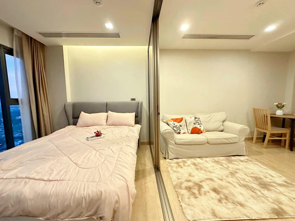 For rent: Infinity One, 31st floor, highest floor, beautiful mountain view, good location, convenient transportation, beautifully decorated room, read