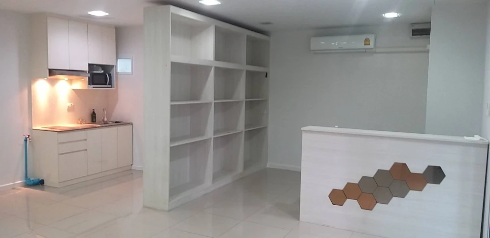 For rent!! JW Condo @ Don Mueang, 1st floor, Building C, beautiful room, ready to move in immediately. Reserve now!!